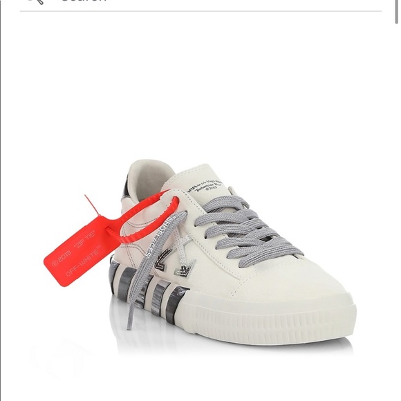 Off-White Shoes - Leather Off-White Arrow Low top Liquid Melt Vulcanized Leather Sneakers